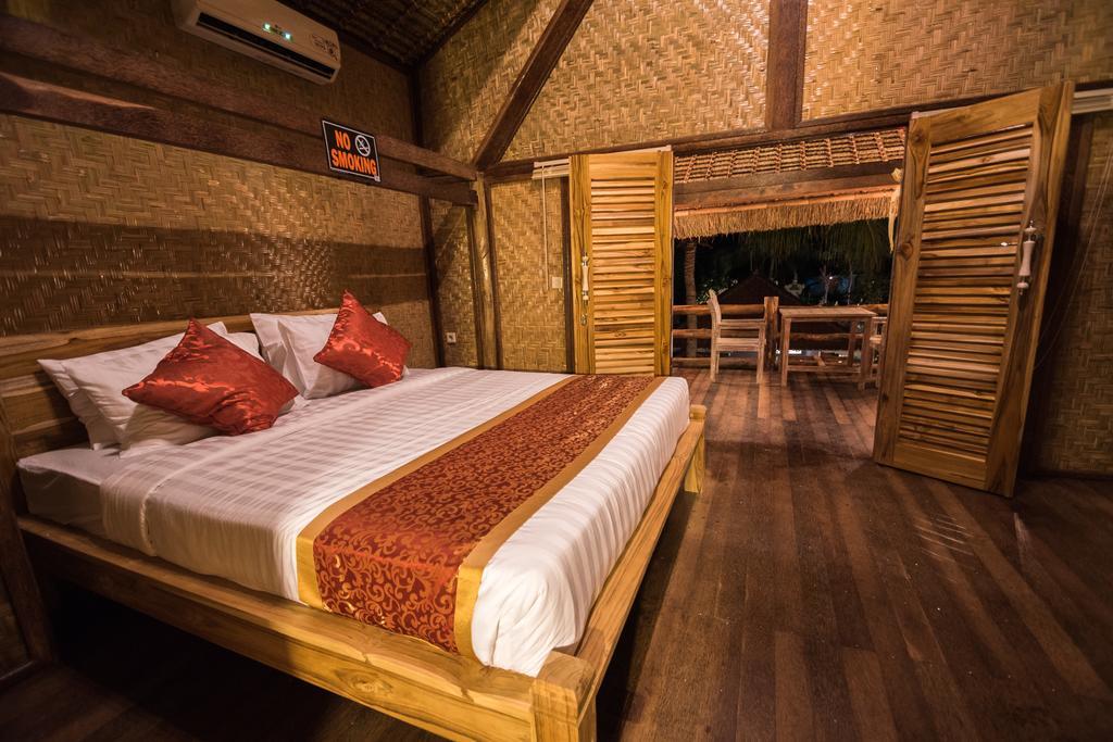 Hobbit'S House Homestay Banyuwedang Buitenkant foto
