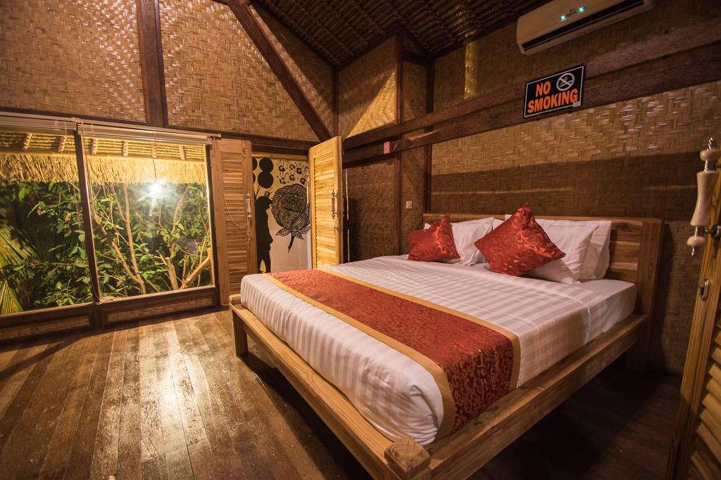 Hobbit'S House Homestay Banyuwedang Buitenkant foto