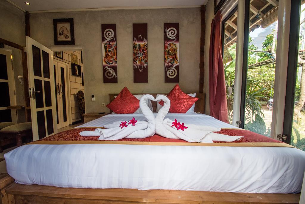 Hobbit'S House Homestay Banyuwedang Buitenkant foto