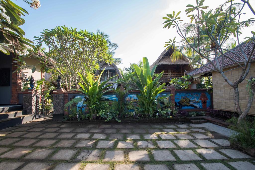 Hobbit'S House Homestay Banyuwedang Buitenkant foto