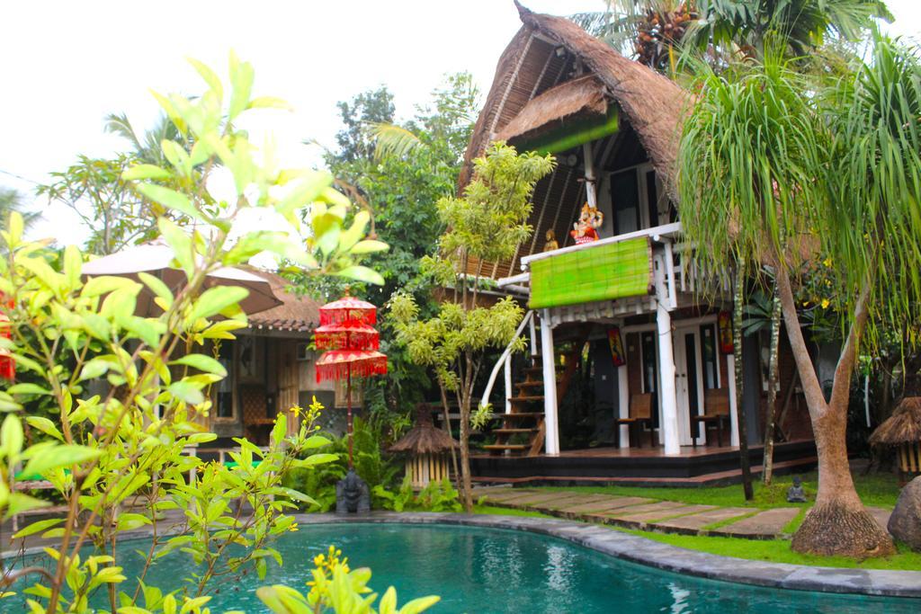 Hobbit'S House Homestay Banyuwedang Buitenkant foto