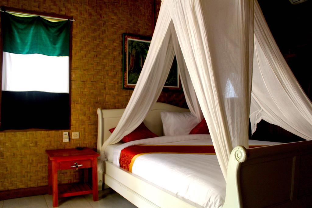 Hobbit'S House Homestay Banyuwedang Buitenkant foto