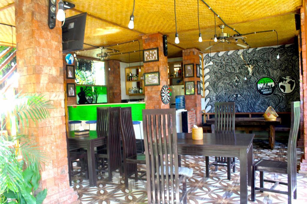 Hobbit'S House Homestay Banyuwedang Buitenkant foto