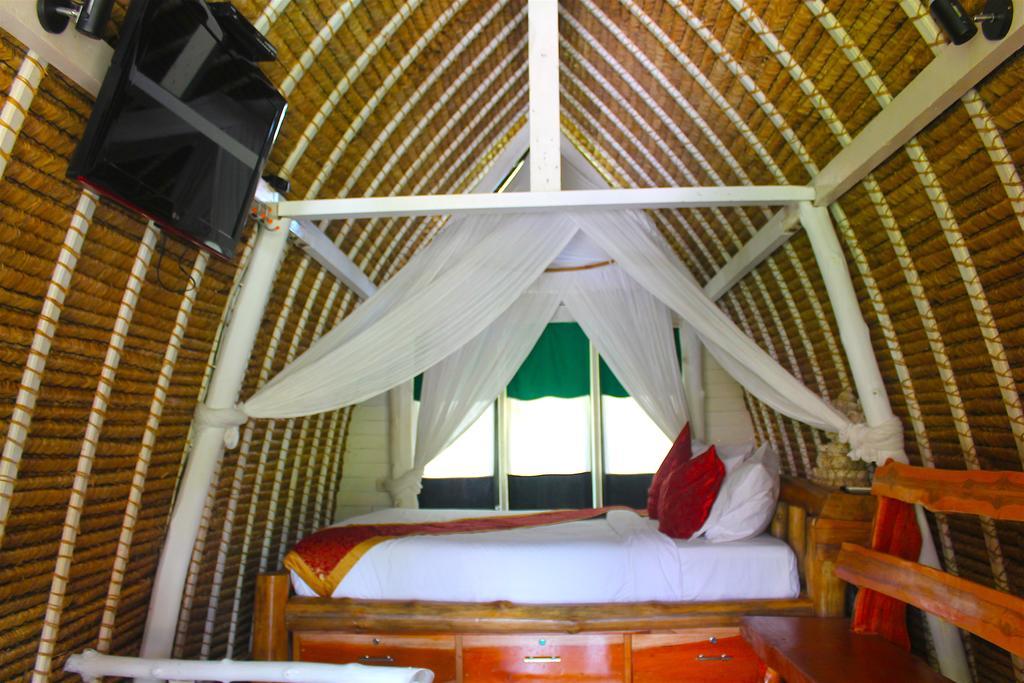 Hobbit'S House Homestay Banyuwedang Buitenkant foto