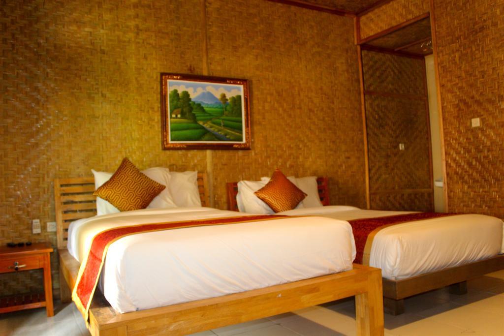 Hobbit'S House Homestay Banyuwedang Buitenkant foto