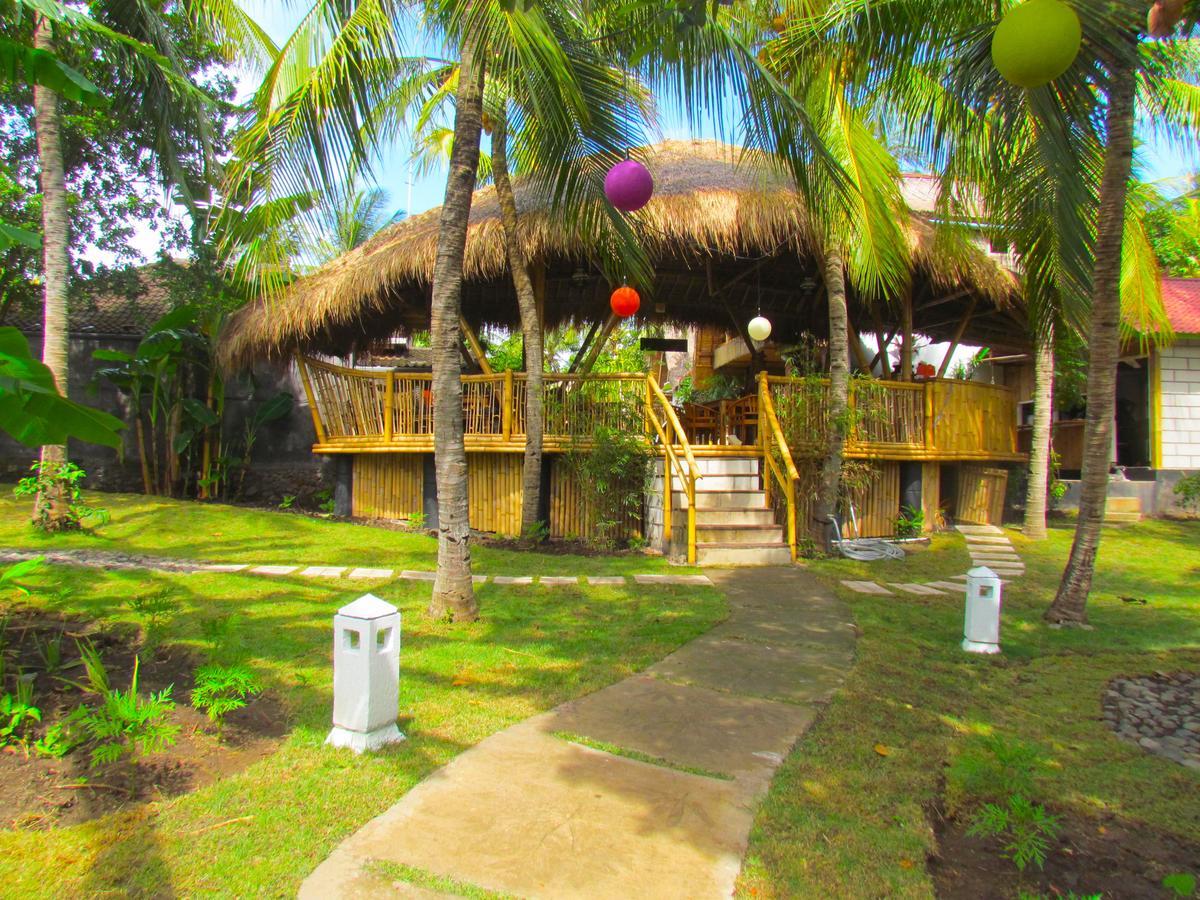 Hobbit'S House Homestay Banyuwedang Buitenkant foto