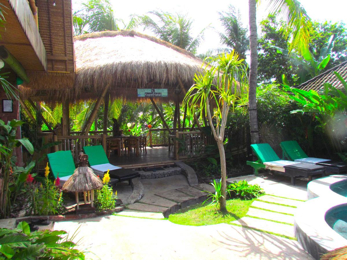 Hobbit'S House Homestay Banyuwedang Buitenkant foto
