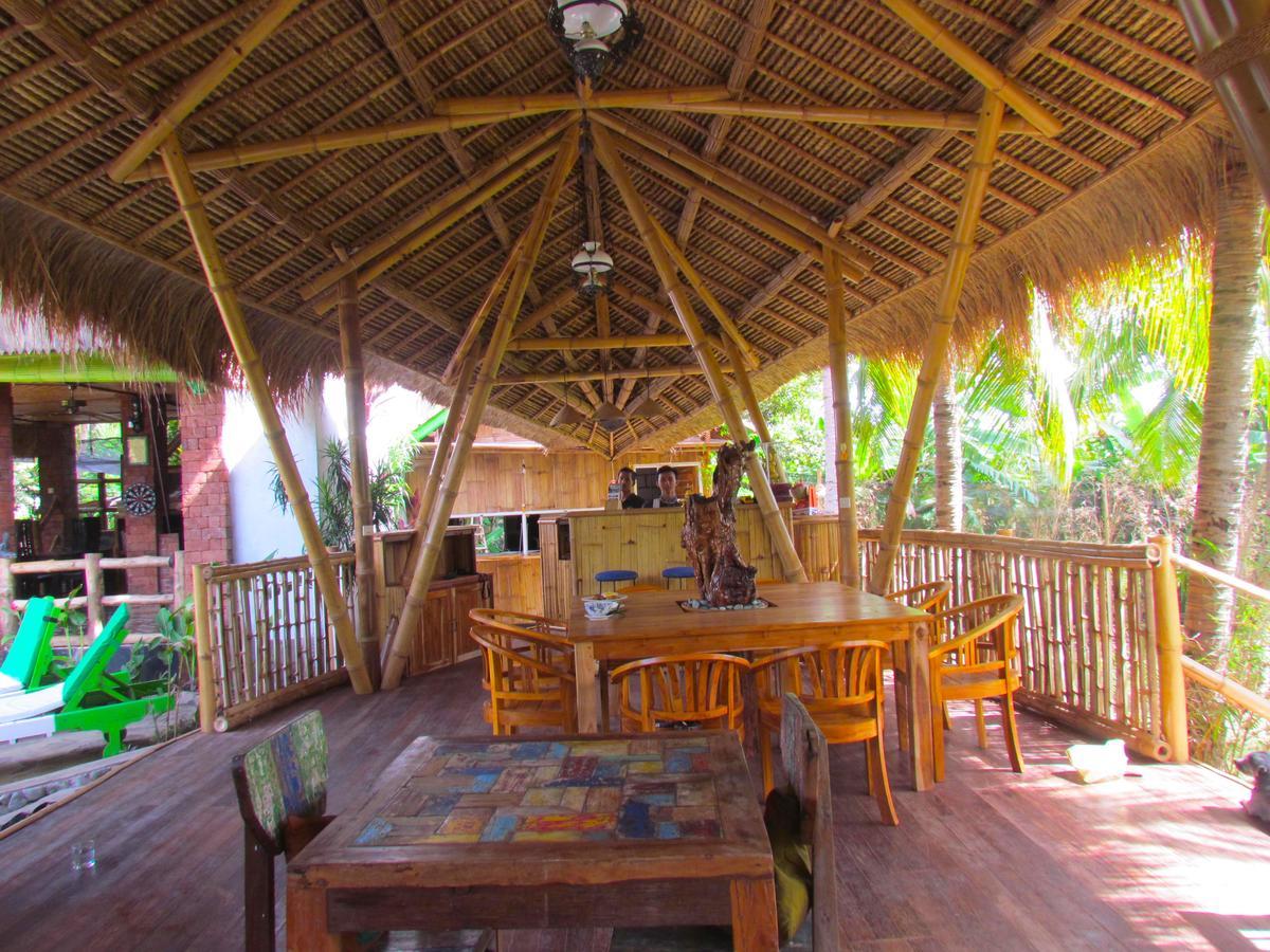 Hobbit'S House Homestay Banyuwedang Buitenkant foto