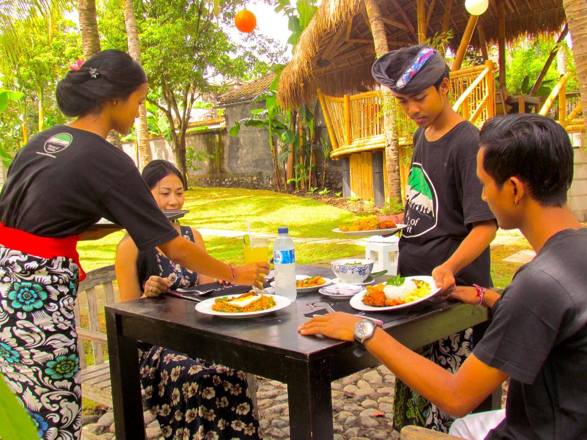 Hobbit'S House Homestay Banyuwedang Buitenkant foto
